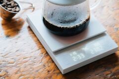 Hario POLARIS Kahve Tartısı “Beyaz”