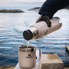 Stanley Klasik Vakumlu Paslanmaz Çelik Termos 0.75 LT Koyu Beyaz